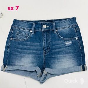 sz 7 - New Indigo Reign Juniors' Curvy Roll Up Cuff Shorts